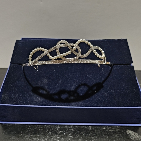 Swarovski Crystal and Pearl Bridal Tiara - Picture 2 of 9